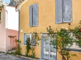 Cozy Home In Moustiers-sainte-marie With Kitchen