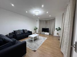 Elegant living, 3 bedroom modern house, casă de vacanță din Londra