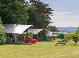 Safari Tent 4, hotel in Yarmouth