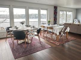 The Luxurious Lakeview Villa near Stockholm, bolig ved stranden i Stockholm