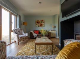 Charming Eco Cottage, hotel v destinaci Corsley