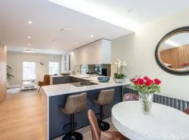 Dragon Suites - City Centre 2 Bed Luxury Mews House