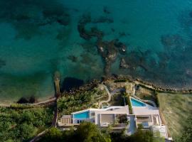 Opsis villas, A waterfront & architectural retreat, hotel en Akrotiri