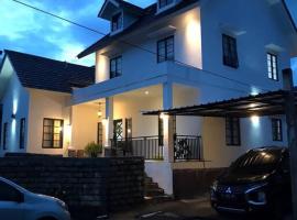 Stylish Villa at Green Apple U 35A Cipanas Puncak, chalupa v destinaci Sindanglaya