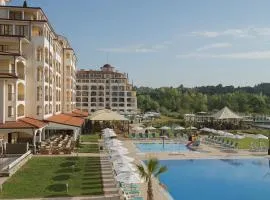 Sunrise All Suites Resort- All Inclusive、オブゾルのビーチ周辺のバケーションレンタル