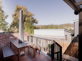 Serenity and style in Sandy Bay, отель в городе Санди-Бэй