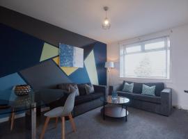 Modern And Vibrantly Designed Apartment – apartament w mieście Motherwell