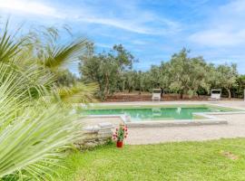 Villa Cisura Ranne - 2 chilometri dal mare con piscina privata, hotel em Diso
