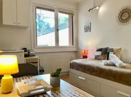 Le Petit Urbain - Studette 1 personne Ecully avec parking privé
