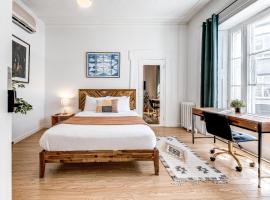 North House - Hôtel Automatisé Manoir des Remparts, hotel a Ciutat de Quebec