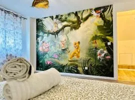 Maison Le M - Disneyland Parking