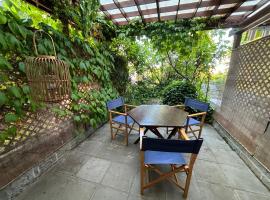 Charming seaside apartment - Žusterna,FREE parking، فندق في كوبر