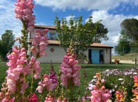Poderino - a place to feel, B&B din Cento