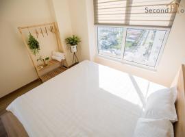 Vy Apartment- New Life Ha Long, viešbutis Halonge