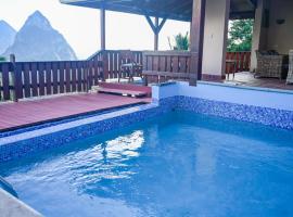 Piton Villa Deck, villa en Soufrière