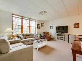 1 Mi to Allegheny River Cozy Apt with Shared Patio!