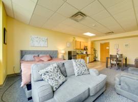 Cozy New Kensington Vacation Rental Near Parks!, pet-friendly hotel in New Kensington