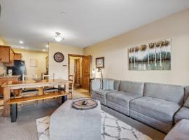 Pines Unit 240, hotel in Whitefish