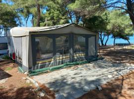 Caravan near the sea 5, camping en Ugljan