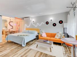The Moose #10 - Stylish Loft with King Bed, Free Parking & Wi-Fi, lägenhet i Memphis