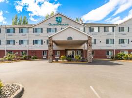 GuestHouse Inn & Suites Kelso/Longview, hotel with parking in Kelso