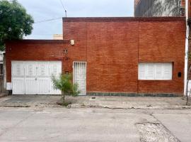 Casa para 6 a 5 cuadras del centro, villa in Chumillo