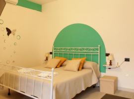 Maya guest house, hotel in Vietri sul Mare