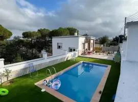 3 bedrooms villa with private pool enclosed garden and wifi at Vidreres