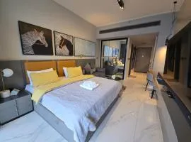 Luxurious MAG318 Studio Apartment in Business Bay Downtown walking distance from Dubai Mall & Burj Khalifa