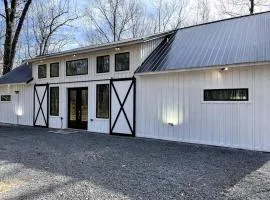 The Brand New - The Luxe Cabin sleeps 12!