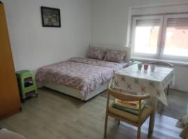 Cozy hotel with breakfast, bed and breakfast a Subotica