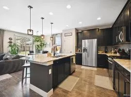 4BR Home close to Airport