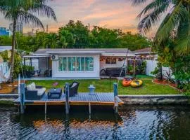 RiverWalk Villa I Private Dock & Water Views