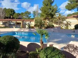 Sanary sur Mer - Spacieux T2 40m2 piscine et plages à pied