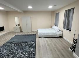 studio flat, hotel in Spinney Hill