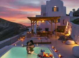 Bluewhite Suites & Villa Santorini, hotel sa Pyrgos