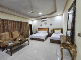 Hotel Versa Appartment Gulberg 3, hotel near Allama Iqbal International Airport - LHE, Lahore