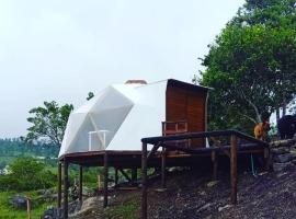 GLAMPING ASTRODOME EN PACHO, hotel with parking in Pacho