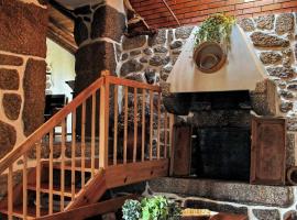 Casa do Forno, farm stay in Valezim