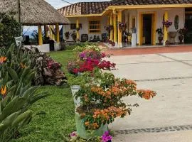 Finca cafetera con TV, Baño Privado, Wifi