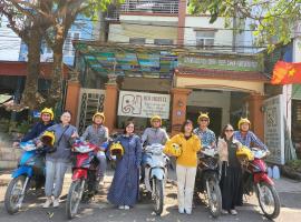 Voi Hostel, hotel con estacionamiento en Mèo Vạc