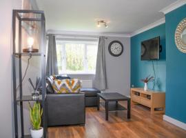 2ndHomeStays- Willenhall-A Serene 3 Bed House with a Garden View-Suitable for Contractors and Families-Sleeps 9 - 7 mins to J10 M6 and 21 mins to Birmingham, hotell sihtkohas Willenhall huviväärsuse Lock Museum lähedal