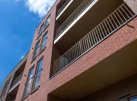 Modern Apartments with Balcony in Merton near Wimbledon by Sojo Stay, holiday rental in Mitcham