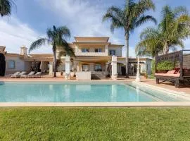 Luxury villa with gym, jacuzzi and swimming pool