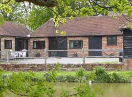 The Cowshed, hotel with parking in Herstmonceux
