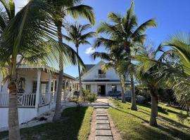 Seaside Serenity Private Retreat with Ocean Views, hotel em North Palmetto Point