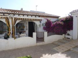 pueblo español, hotel v destinaci El Campello