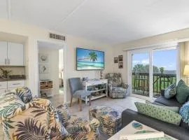Life's a Beach-Oceanfront condo