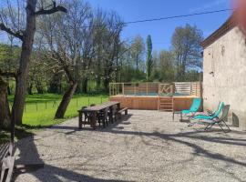 La maison du Moulin près Lascaux, hotel i Auriac-du-Périgord