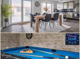 Spacious 3 bed with outdoor games room & private parking